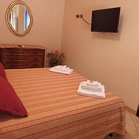 Via Rezzano Vista Mare Apartment *
